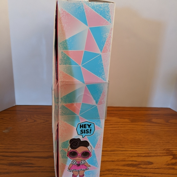 LOL SURPRISE! OMG DOLLIE Priority Shipping New - Picture 3 of 4